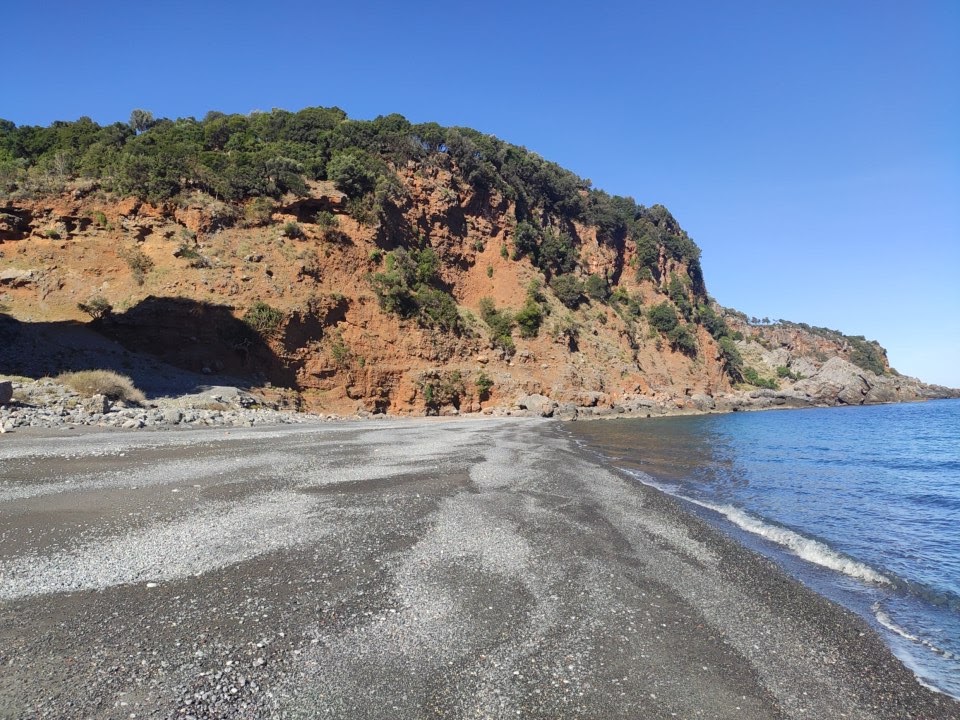Foto von Vouvali Strand mit sehr sauber Sauberkeitsgrad