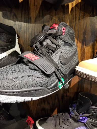 Shopping Mall «Washington Square Mall.», reviews and photos, 4849 W North Ave, Chicago, IL 60639, USA