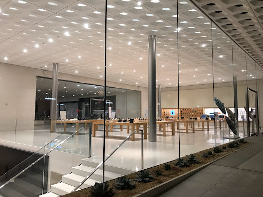 Computer Store «Apple Biltmore», reviews and photos, 2502 E Camelback Rd, Phoenix, AZ 85016, USA