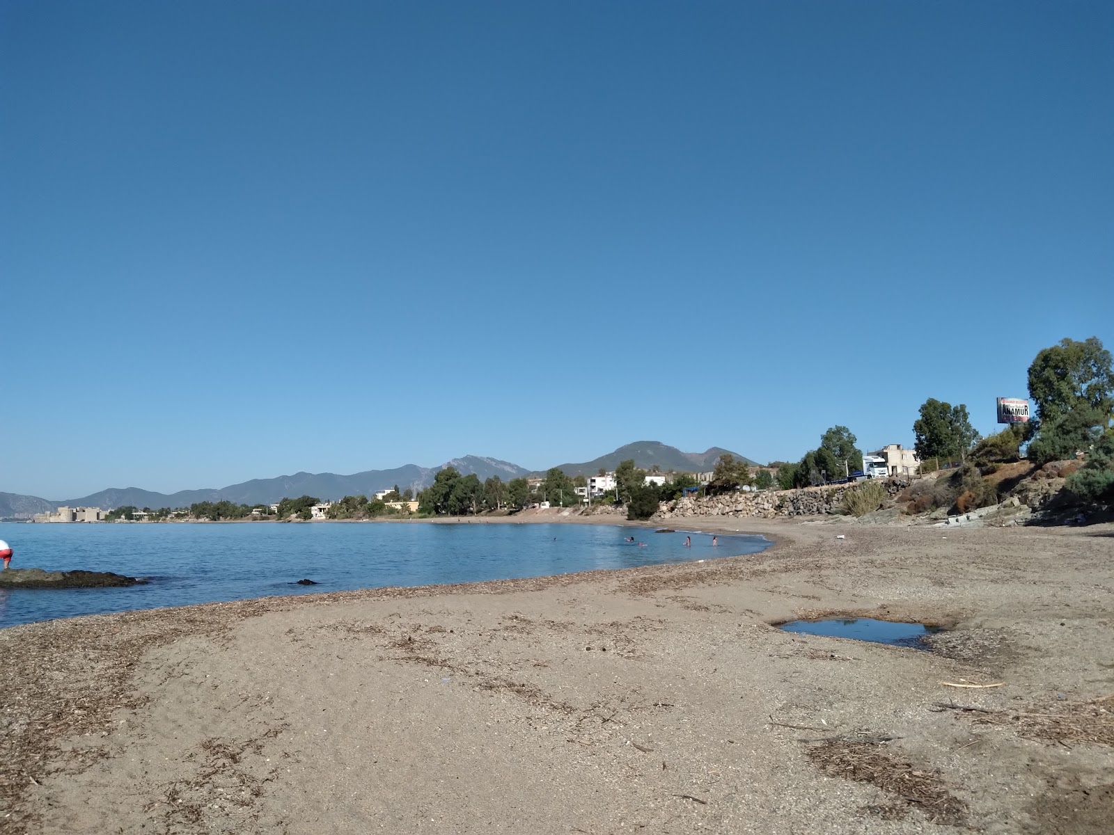 Foto de Bozdogan beach con arena marrón superficie