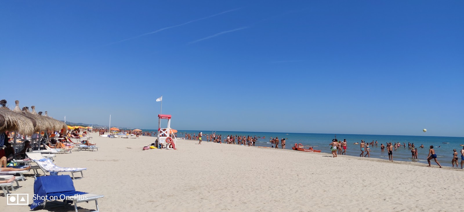 Valokuva Giulianova beach IIista. puhtaustasolla korkea