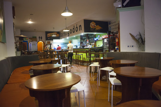 Cafe Bar Madrid - Av. Ramón y Cajal, 42, 29640 Fuengirola, Málaga