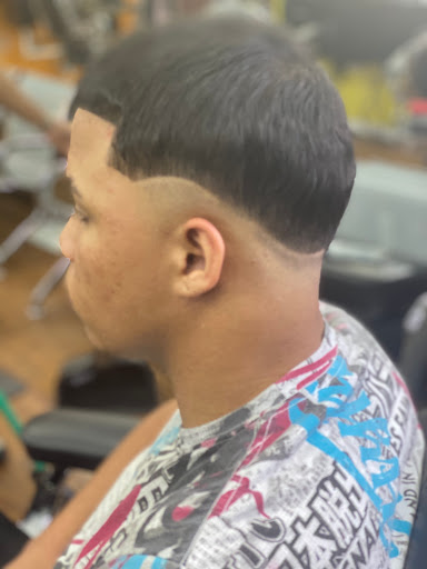 Barber Shop «H D Barber Shop.», reviews and photos, 1264 N 10th St, Reading, PA 19604, USA