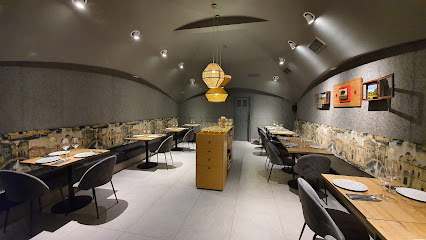 RESTAURANTE CASA LUIS - C. del Padre Calatayud, 11, 31003 Pamplona, Navarra, Spain