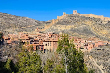 Peluquería Albarracín Pl. Mayor, 12, 46177 Tuéjar, Valencia, España