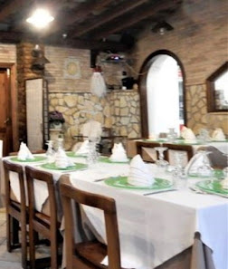 L'Olmo Resort Restaurant Contrada Piana Romana, 82020 Pietrelcina BN, Italia