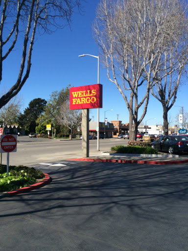 Bank «Wells Fargo Bank», reviews and photos