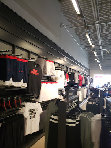 Clothing Store «Nike Factory Store», reviews and photos, 4401 N Interstate Hwy 35 #399, Round Rock, TX 78664, USA