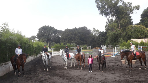 Escuela de Equitación Ávila