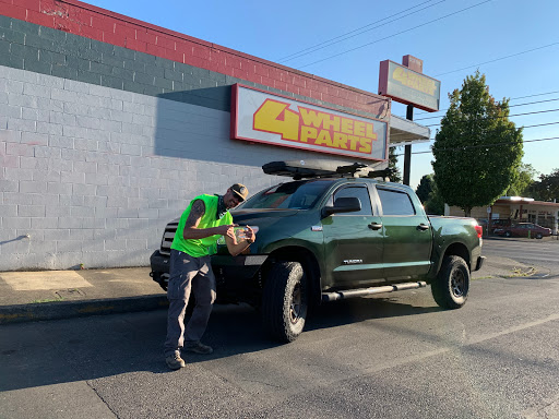 Truck Accessories Store «4 Wheel Parts - Portland - South Tabor», reviews and photos, 2700 SE 82nd Ave, Portland, OR 97266, USA