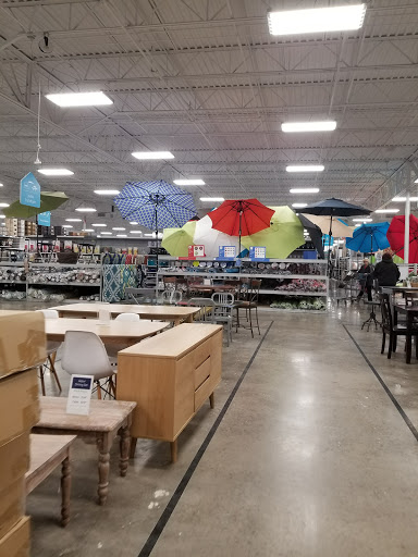 Home Goods Store «At Home», reviews and photos, 1811 N Dixie Hwy, Elizabethtown, KY 42701, USA