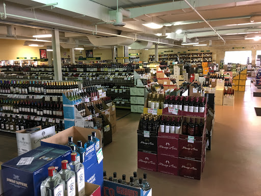 Liquor Store «Sav Way Liquors», reviews and photos, 2580 E Main St, St Charles, IL 60174, USA