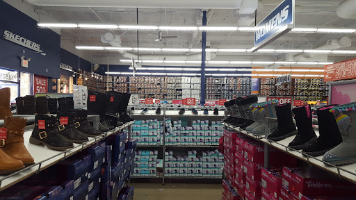 Shoe Store «SKECHERS Factory Outlet», reviews and photos, 15251 Beach Blvd, Westminster, CA 92683, USA