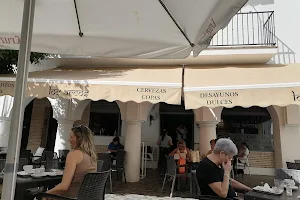 Cafetería Los Arcos image