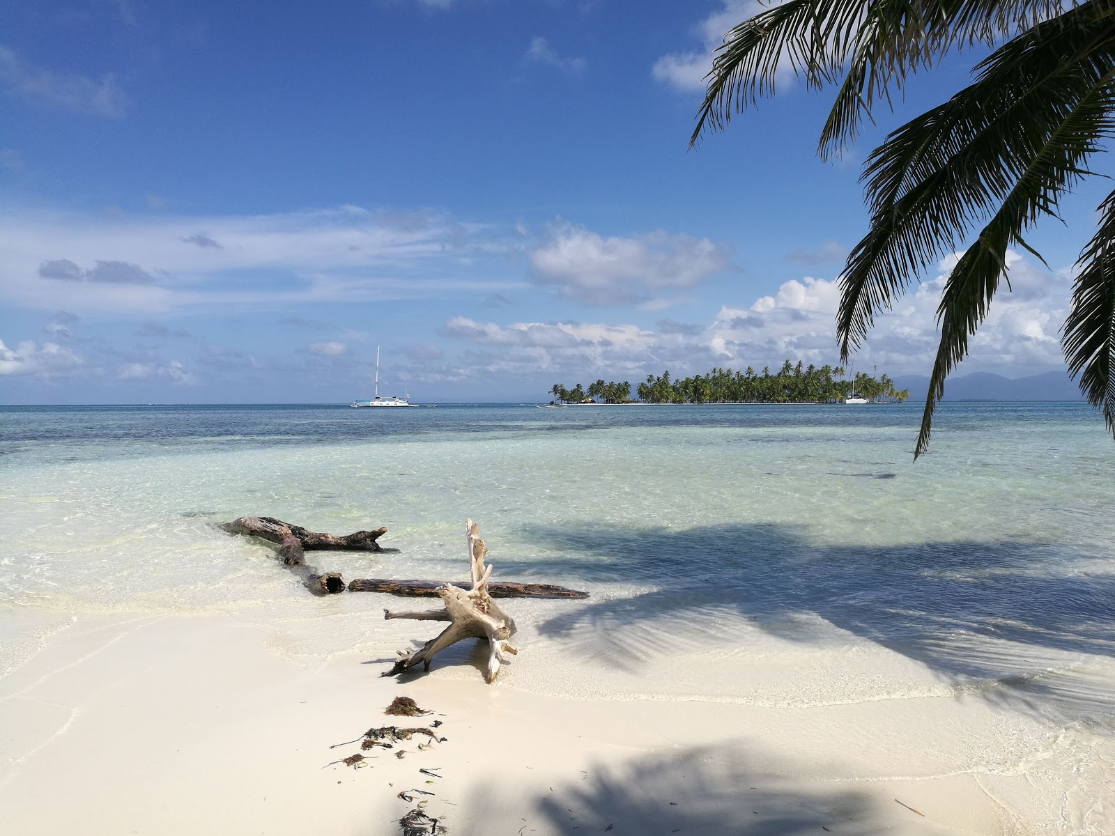 Foto av Banedo beach med vit sand yta