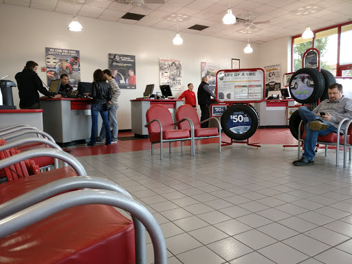 Tire Shop «Discount Tire Store - Clackamas, OR», reviews and photos, 8380 SE Sunnyside Rd, Clackamas, OR 97015, USA