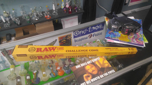 Tobacco Shop «Up In Smoke», reviews and photos, 105 Columbia Ave, Glasgow, KY 42141, USA