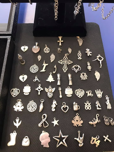 Pawn Shop «River City Pawn & Jewelry», reviews and photos, 417 Main St, Schertz, TX 78154, USA