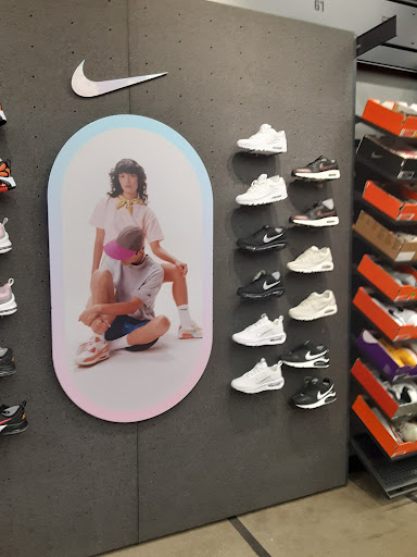 Sporting Goods Store «Nike Factory Store», reviews and photos, 20 City Blvd W #617, Orange, CA 92868, USA
