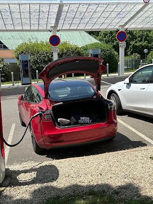 Tesla Supercharger à Orges