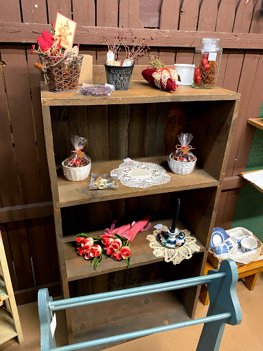 Home Goods Store «Olde Factory», reviews and photos, 139 S Hanover St, Hummelstown, PA 17036, USA