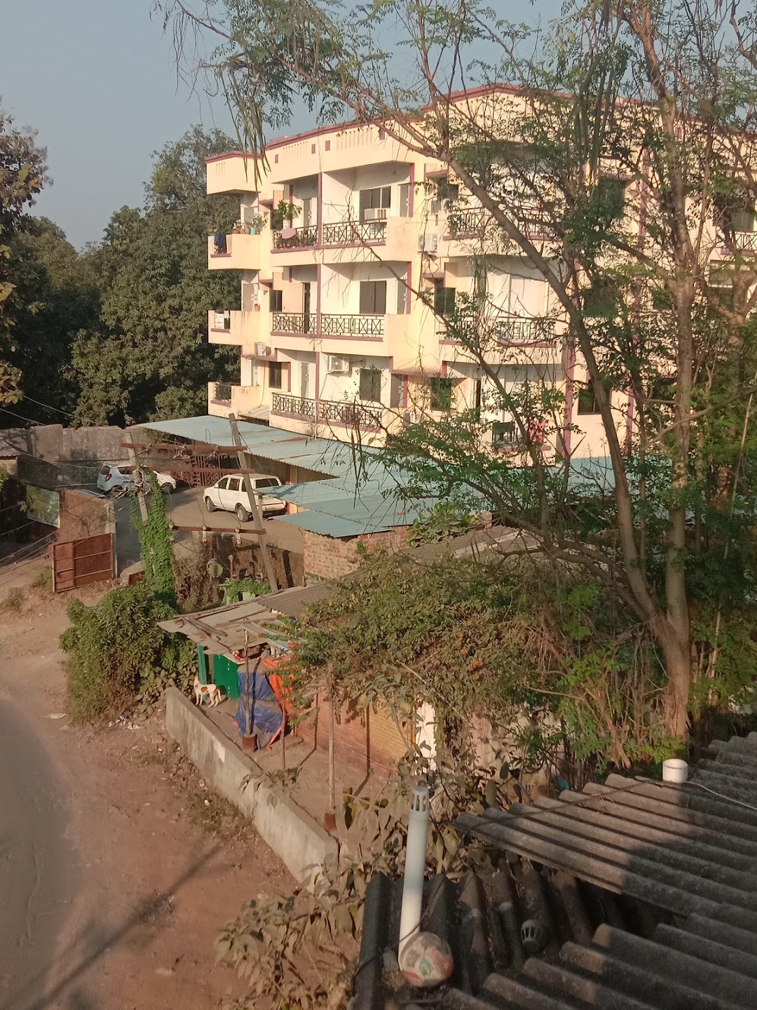 Raj Complex