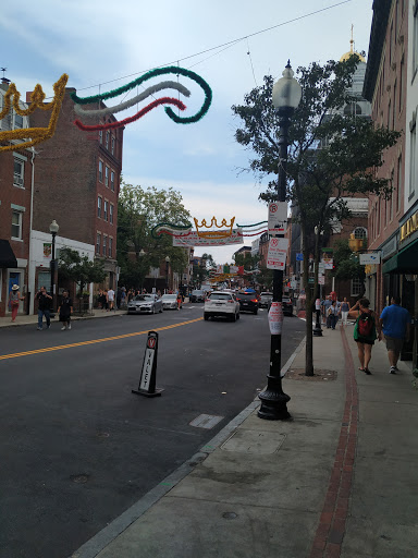 Liquor Store «Hanover Wine & Spirits», reviews and photos, 363 Hanover St, Boston, MA 02113, USA