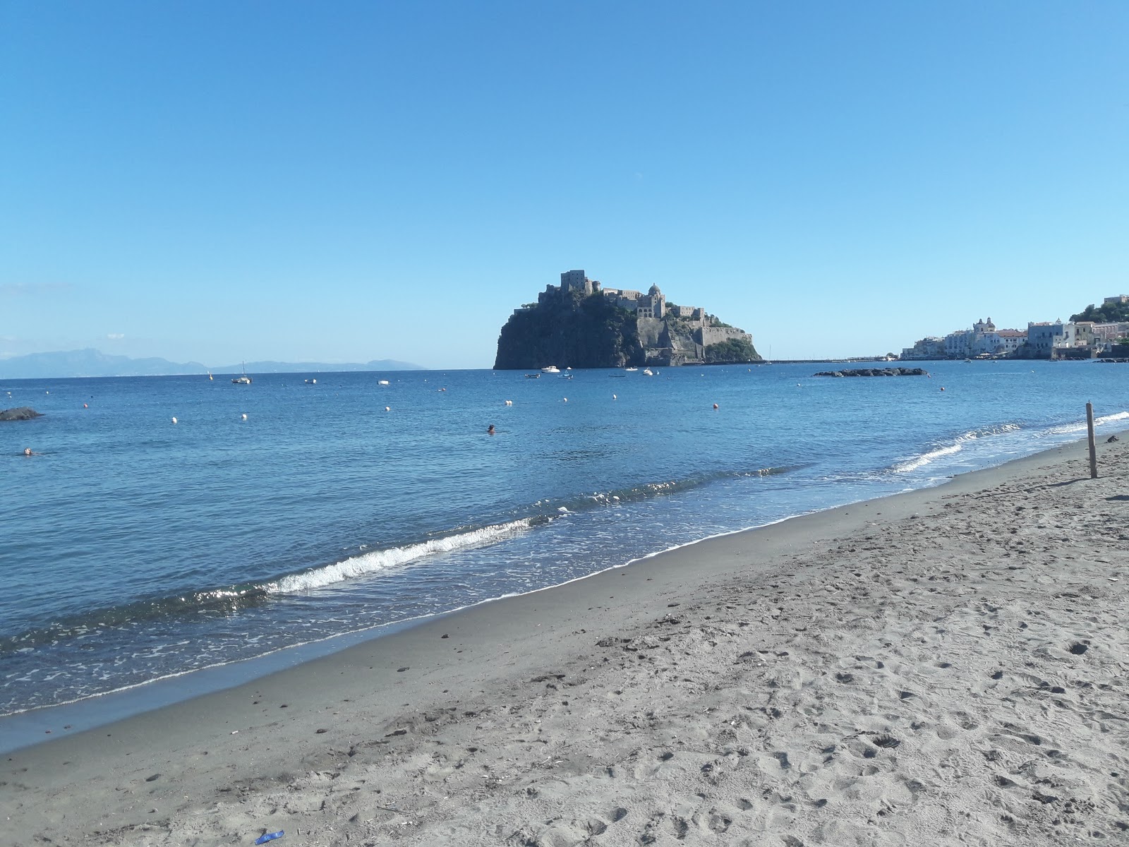 Foto de Spiaggia dei Pescatori área de complejo turístico de playa