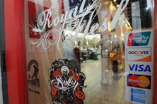 Tattoo Shop «Royal Flesh Tattoo and Piercing», reviews and photos, 4005 N Broadway St, Chicago, IL 60613, USA