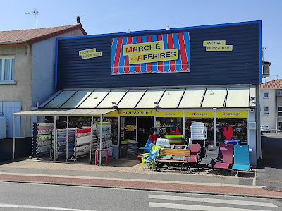 Le marché aux affaires à Bonson