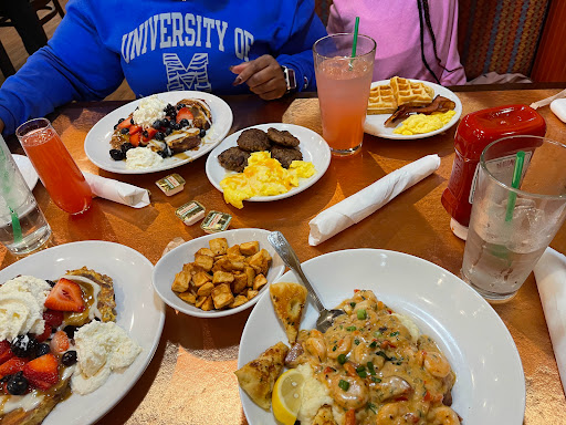 Shopping Mall «Poplar Plaza Shopping Center», reviews and photos, 3440 Poplar Ave, Memphis, TN 38111, USA