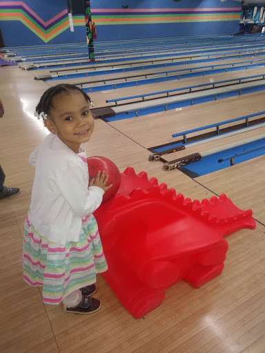 Bowling Alley «Gun Post Lanes», reviews and photos, 1215 E Gun Hill Rd, Bronx, NY 10469, USA