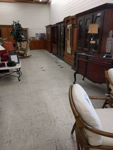 Thrift Store «Knoxville Habitat For Humanity ReStore», reviews and photos, 1511 Downtown W Blvd, Knoxville, TN 37919, USA