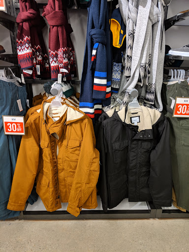 Clothing Store «Old Navy», reviews and photos, 1730 W Fullerton Ave, Chicago, IL 60614, USA