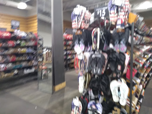 Shoe Store «DSW Designer Shoe Warehouse», reviews and photos, 1 Walden Galleria, Buffalo, NY 14225, USA