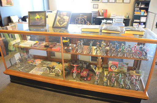 Bicycle Store «Madison & Davis Bicycle Shop», reviews and photos, 912 S 8th St, Quincy, IL 62301, USA