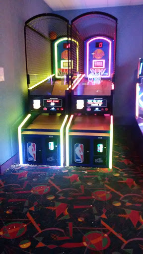 Movie Theater «Wehrenberg Theatres St. Charles Stadium 18 Cine», reviews and photos, 1830 S 1st Capitol Dr, St Charles, MO 63303, USA