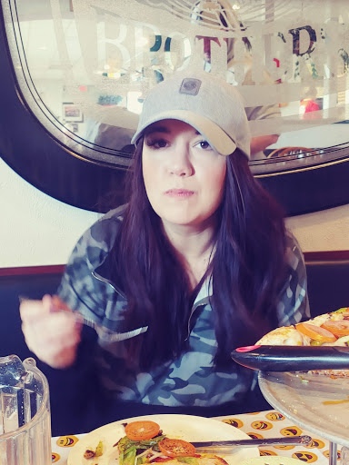 Pizza Restaurant «Flying Pie Pizzeria», reviews and photos, 16691 SE McLoughlin Blvd, Milwaukie, OR 97267, USA