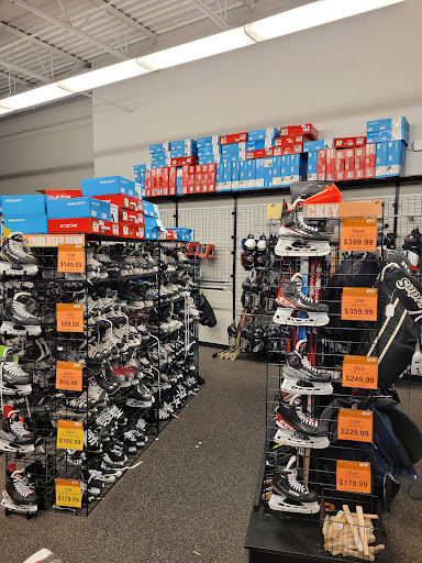 Sporting Goods Store «Play It Again Sports», reviews and photos, 1213 W 14 Mile Rd, Clawson, MI 48017, USA