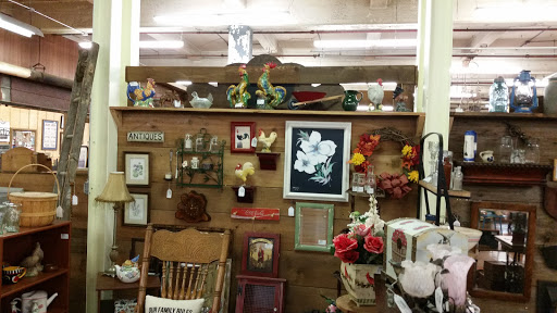Antique Furniture Store «Jarfly Antique Market», reviews and photos, 47 Railroad Ave, Jefferson, GA 30549, USA