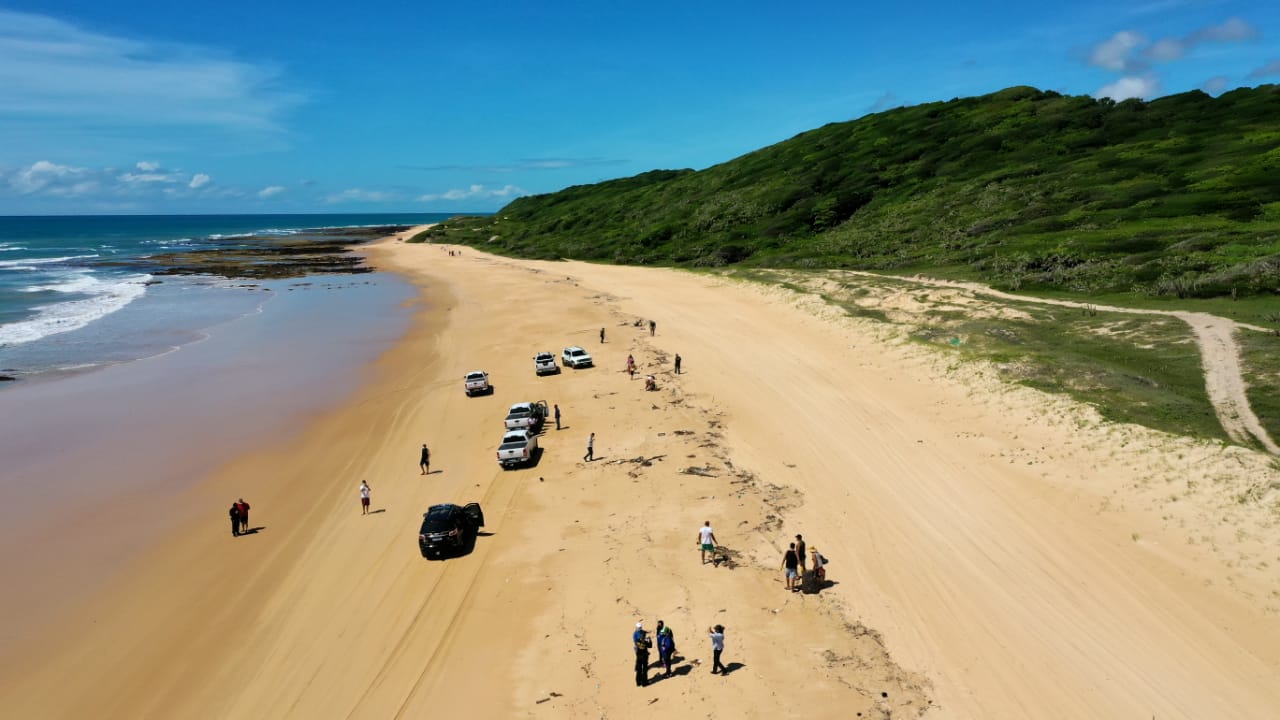 Foto di Praia do Guaju con una superficie del sabbia beige