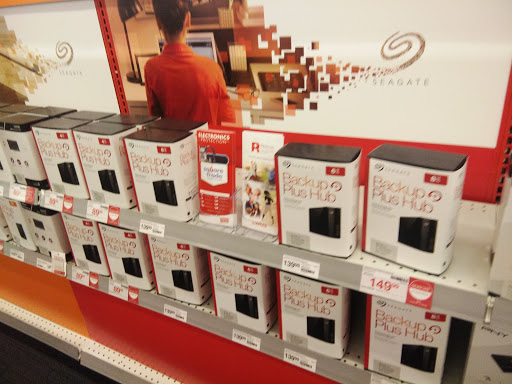 Office Supply Store «Staples», reviews and photos, 870 W Main Rd, Middletown, RI 02842, USA