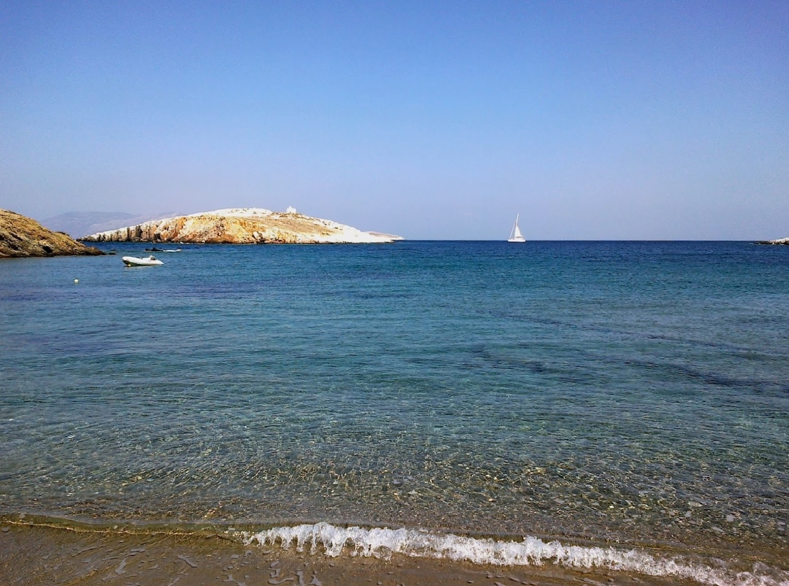 Foto von Livadi beach - beliebter Ort unter Entspannungskennern