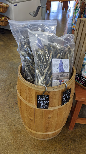 Pet Supply Store «Mud Bay», reviews and photos, 15105 Main St E, Sumner, WA 98390, USA