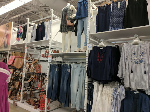 Clothing Store «Old Navy», reviews and photos, 1172 Great Mall Dr, Milpitas, CA 95035, USA