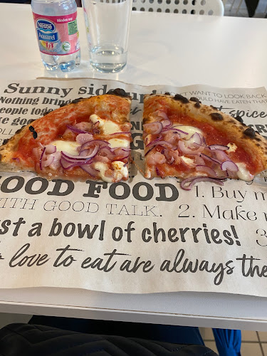 Lapító Pizzéria - Pizza