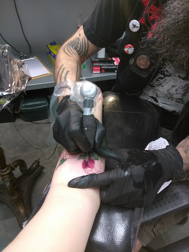 Tattoo Shop «Salem Ink Tattoo and Art Gallery», reviews and photos, 201 Derby St, Salem, MA 01970, USA
