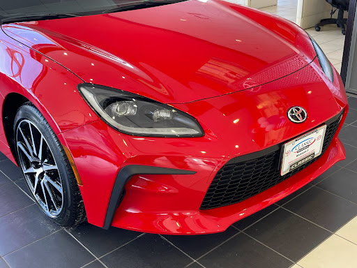 Car Dealer «Classic Toyota», reviews and photos, 515 N Green Bay Rd, Waukegan, IL 60085, USA