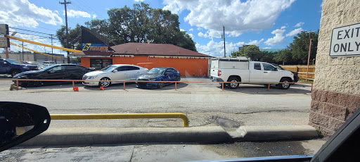 Waterworks Car Washes & Detail Centers en San Antonio