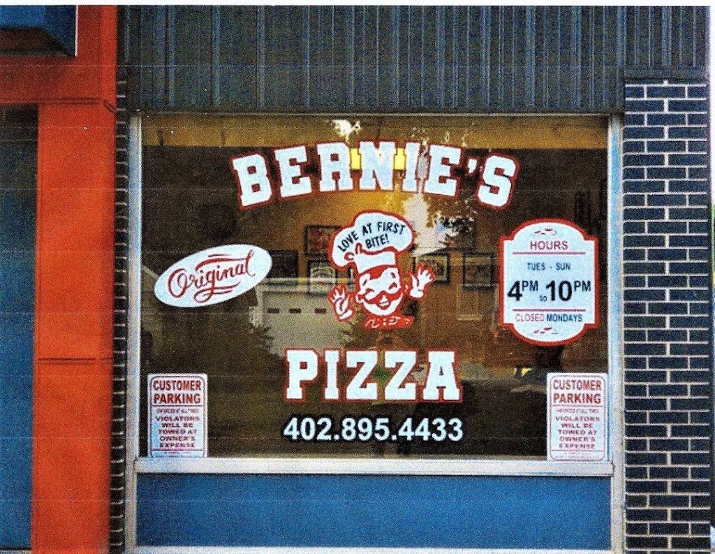 Bernies Pizza Parlor 68137